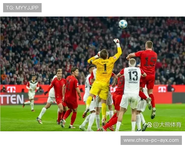 拜仁vs奥格斯堡半场战报：伊藤洋辉头球破门助拜仁领先